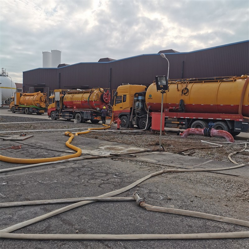 湘东污水池清理